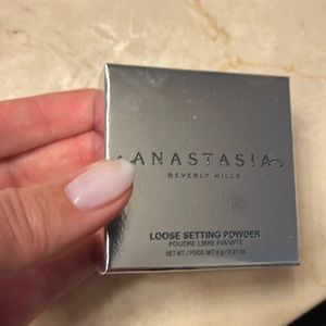 Anastasia Loose Powder. Brand new.